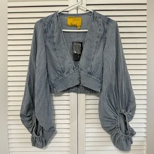 NWT SIGNATURE 8 - Jean flowy/puff sleeve button up cropped top